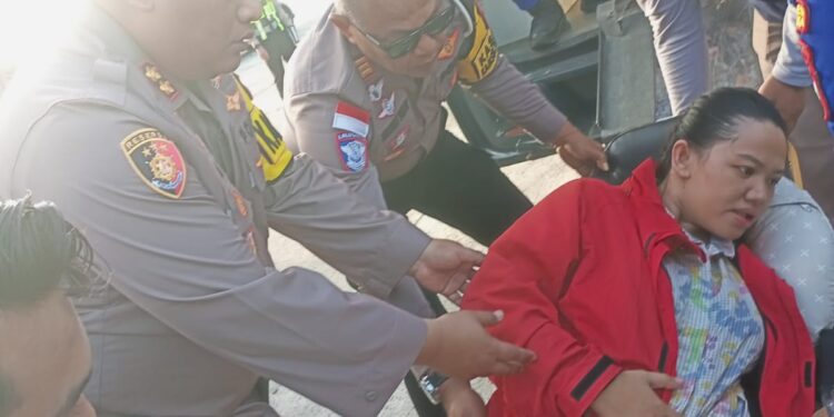 Aksi Cepat Kapolres Natuna Evakuasi Ibu Pasca Operasi Caesar dan Bayi 11 Hari, Wujud Nyata Polisi Hadir untuk Masyarakat