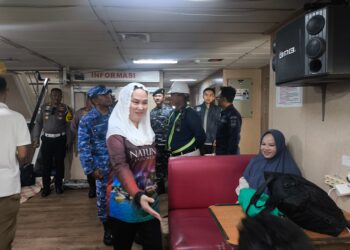 Bupati Natuna dan Forkopimda Tinjau Arus Mudik KMP Bahtera Nusantara 01, Pastikan Keselamatan Penumpang