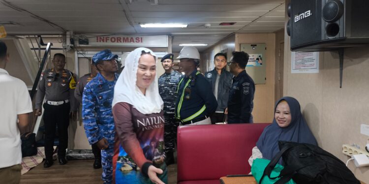 Bupati Natuna dan Forkopimda Tinjau Arus Mudik KMP Bahtera Nusantara 01, Pastikan Keselamatan Penumpang