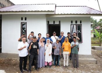 Bupati Solok Serahkan 6 Unit Rumah Huntap untuk Korban Bencana di Nagari Selayo