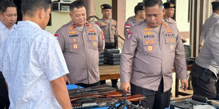Kapolres Natuna Cek Langsung Senjata Api Anggota, Tegaskan Disiplin dan Profesionalisme Personel