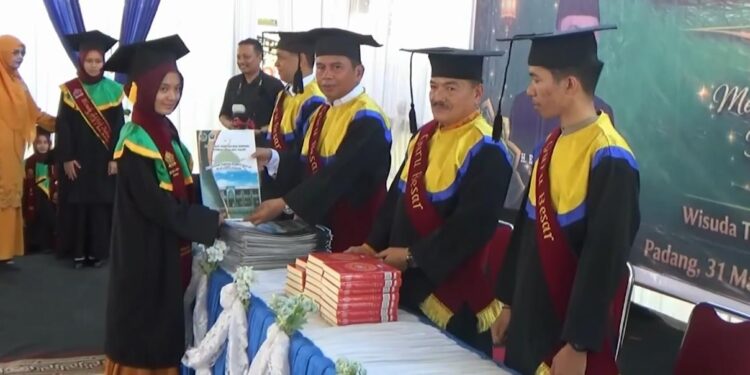 Wisuda Tahfiz Angkatan Ke VI: MTSN 6 Kota Cetak Generasi Qur’ani