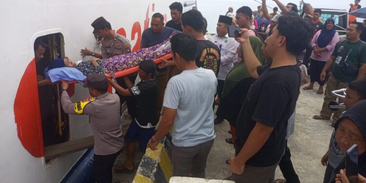 Polisi Sigap Amankan Kedatangan Roro di Subi, Dua Pasien Dibawa ke RSUD Natuna, Bahtera Nusantara 01 Jadi Penopang Mobilitas Warga Kepulauan