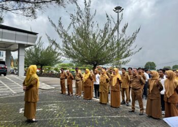 Kadis Kominfo Pimpin Apel Pagi, Tekankan Disiplin dan Kekompakan Kerja