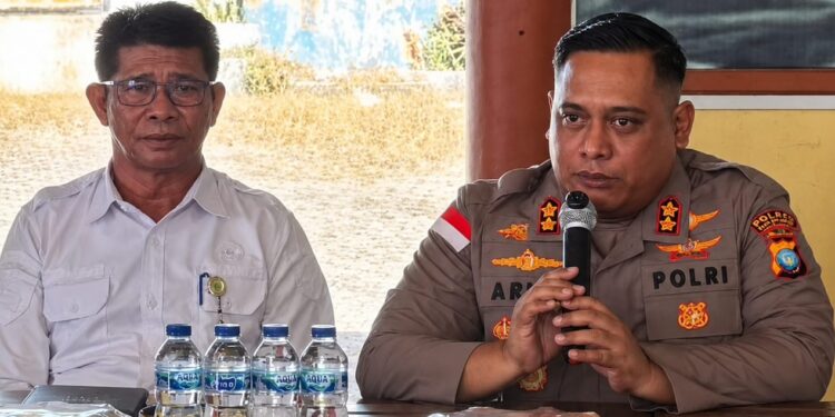 Kapolres Menyapa: Kadishub Natuna Alazi Permudah Pengurusan Kartu Pas Kecil Nelayan, Tak Perlu Lagi ke Tarempa