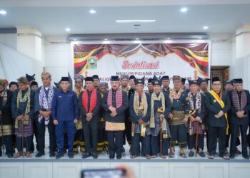 Pengukuhan Pengurus LKAAM Kabupaten Solok Periode 2024–2029, Bupati Tekankan Peran Adat dalam Menjaga Keharmonisan Masyarakat