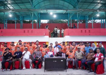 Bupati Solok Hadiri Pembukaan Turnamen Sepak Bola Supayang Legend Cup U-40