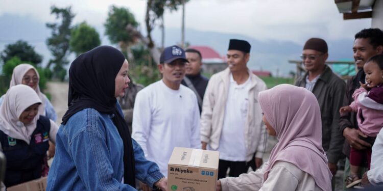 ‎Bupati Solok Tinjau dan Salurkan Bantuan bagi Keluarga Korban Kebakaran di Kecamatan Lembah Gumanti
