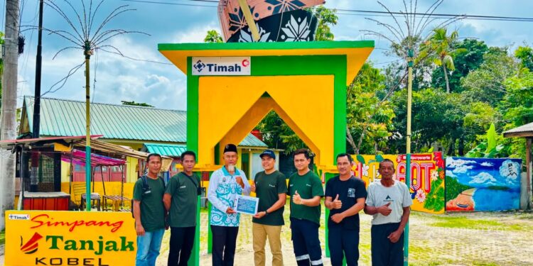 PT TIMAH Dukung Pembangunan Gerbang Tanjak, Perkuat Identitas Budaya Melayu di Desa Sawang Laut