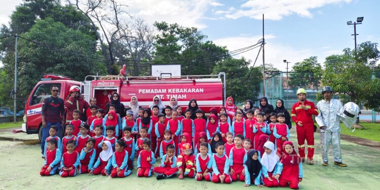 Belajar Keselamatan Penuh Keseruan, Puluhan Siswa TK Ikuti Edukasi Kebakaran dari PT TIMAH