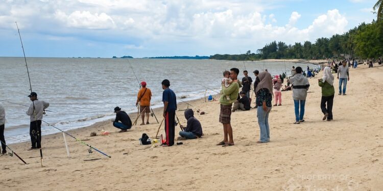 PT TIMAH Dukung Lomba Mancing di Pantai Batu Besar Karimun