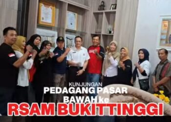 Kunjungan Pedagang Pasar Bawah Ke RSUD ACHMAD MOCHTAR bukittinggi Di Sambut Langsung Oleh Direktur Rumahsakit