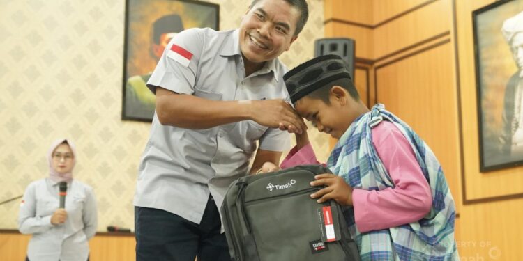 Senyum Anak-anak Warnai Khitanan Massal Bulan Bakti HUT ke-50 PT TIMAH di Kundur