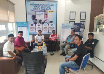 Camat Singkep Selatan Bersama Kades,Datangi PLN Dabo, Pertanyakan Realisasi Listrik Desa Pulau Lalang