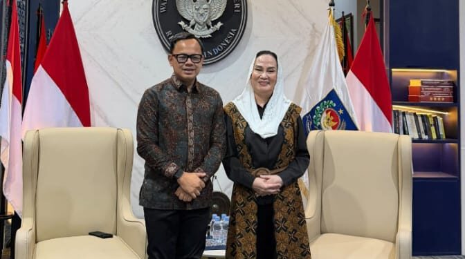 Wamendagri Bima Arya Sambut Baik Usulan Sister City Natuna-Hainan, Bupati Cen Sui Lan Minta Dukungan Pusat