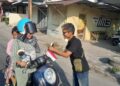 IWO Karimun Bagikan Ratusan Bendera Merah Putih, Semarak Kemerdekaan Menggema di Jalanan