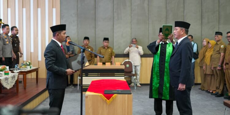 Bupati Solok Lantik Masheri Yanda Boy sebagai Pejabat Sekretaris Daerah