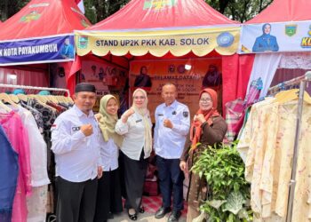 Kadis Kominfo Kabupaten Solok Kunjungi Stand UP2K Jambore PKK Tingkat Provinsi Sumatera Barat 2026