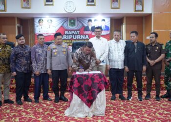 Bupati Solok Hadiri Rapat Paripurna Penetapan Perda APBD Perubahan Tahun Anggaran 2026
