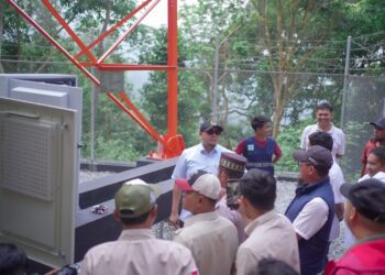 Bupati Solok Bersama Wakil Ketua Komisi VI DPR RI Resmikan Tower BTS di Nagari Sulit Air