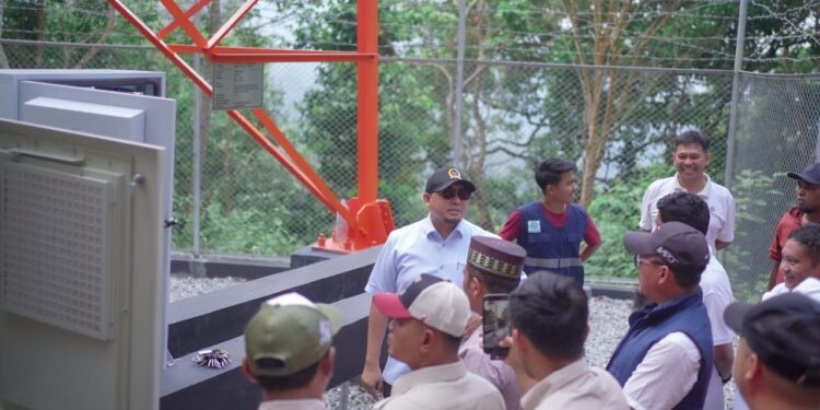 Bupati Solok Bersama Wakil Ketua Komisi VI DPR RI Resmikan Tower BTS di Nagari Sulit Air