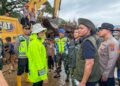 Bupati Solok Bersama Wakil Bupati Tinjau Langsung Kondisi Banjir Bandang Arosuka