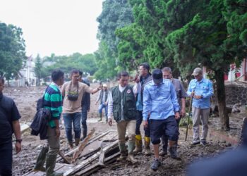 Hari Ke-3 Tanggap Darurat, Pembersihan Material Banjir Bandang Arosuka Terus Dilakukan