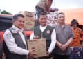 Bupati Agam Bawa Bantuan Rp75 Juta untuk Korban Galodo Arosuka, Solidaritas Antardaerah Menguat