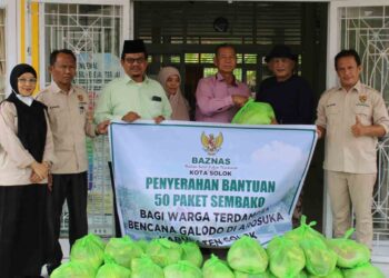 BAZNAS Kota Solok Serahkan Bantuan Sembako dan Kunjungi Warga Terdampak Galodo Kayu Aro