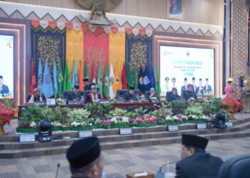 Bupati Solok Hadiri Rapat Paripurna HUT ke-81 Provinsi Sumatera Barat, Momentum Perkuat Sinergi Pembangunan Daerah