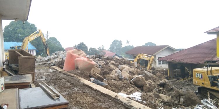 Bukan Saatnya Banyak Bicara, Tetapi Saatnya Bekerja: Dari Pencarian Korban, Pengungsian, Pembersihan hingga Pemulihan Infrastruktur